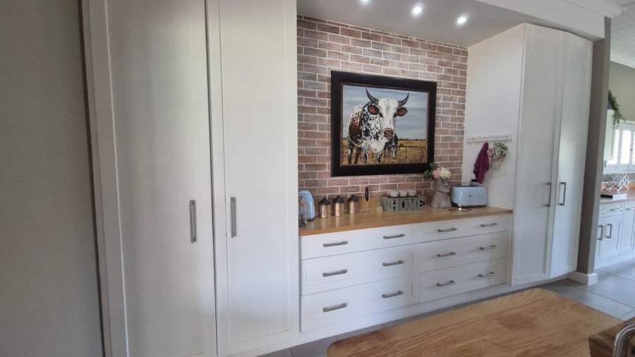 To Let 6 Bedroom Property for Rent in Num Num Cape Estate Western Cape